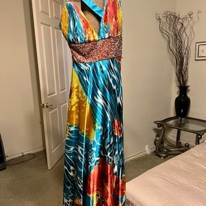 Love this dress going for 300 or best offer